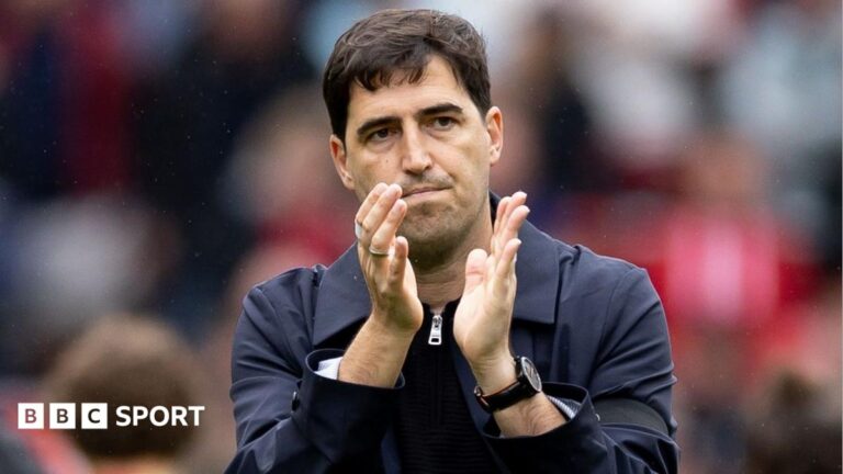 Iraola angry as official’s board delays subs before goal
